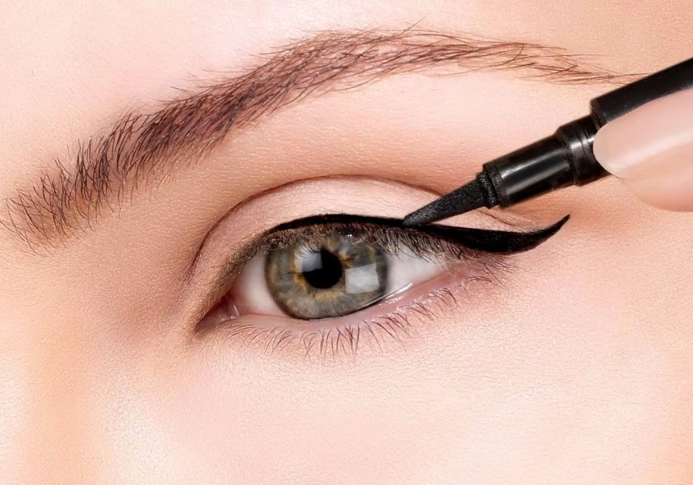 Why Waterproof Eyeliner Is Your Ultimate Beauty Ally